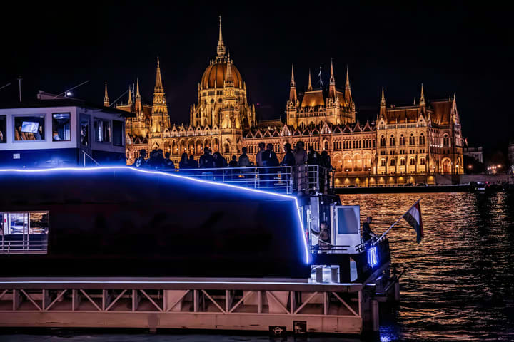 Budapest Open-Terraced Cruise with Audio Guide