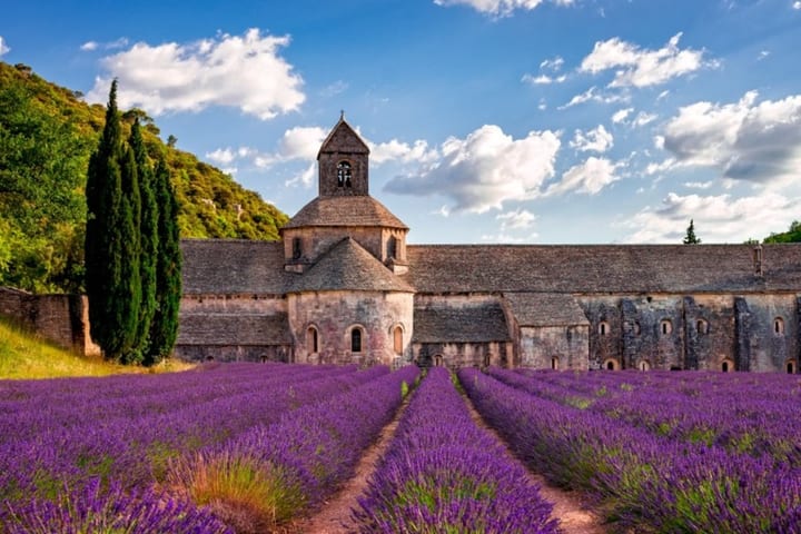 Aix-en-Provence Luberon Full-Day Small Group Guided Tour