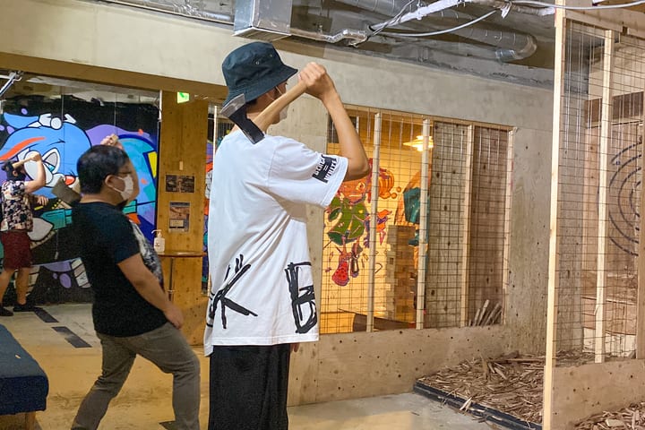 东京浅草扔斧头 & 水烟吧体验
