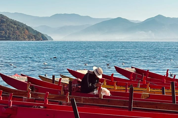 Tur sehari wisata grup kecil Lijiang Lugu Lake