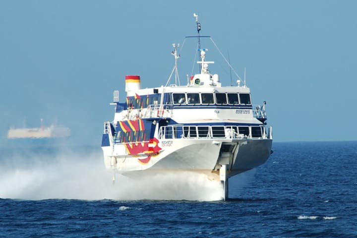 Tiket Pulang Pergi Kapal Jetfoil Cepat “Toppy” atau “Rocket” ke Yakushima