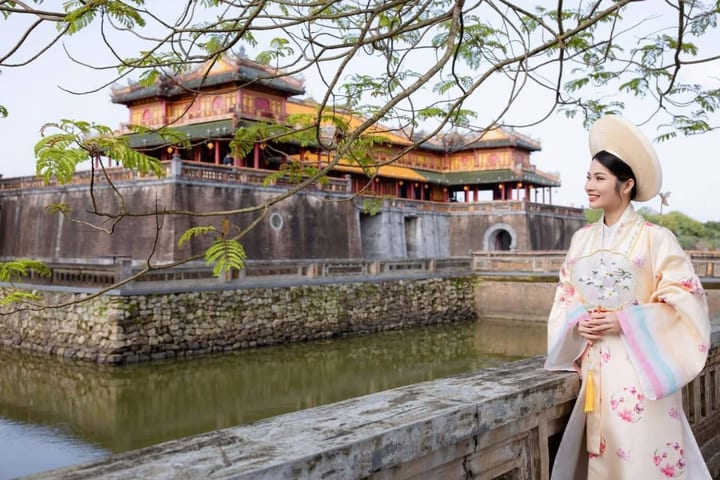 Ao Dai Experience with Iconic Instagram Tour in Hue
