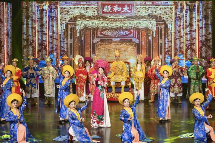 Ao Dai Show Ticket in Da Nang