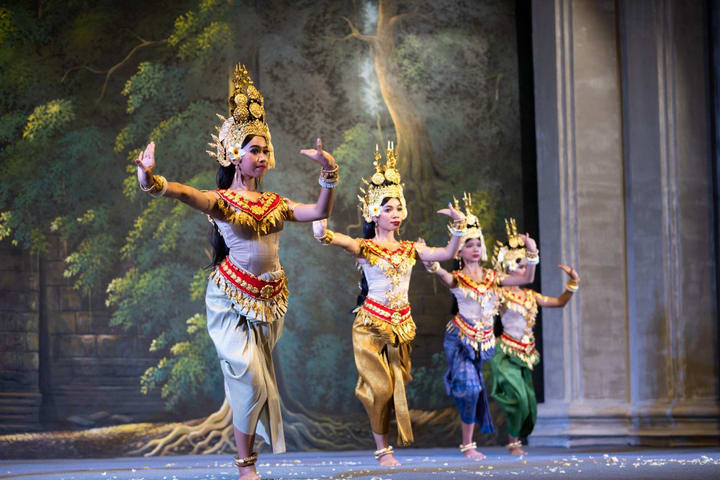 Siem Reap: Apsara Dance Show, Buffet Dinner and Hotel Pickup
