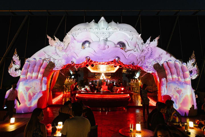 Akara Sky Hanuman - 曼谷 One City Center 顶楼酒吧