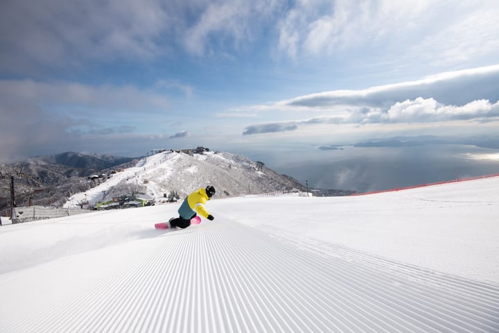 Biwako Valley Ski Resort Day Tour dari Osaka
