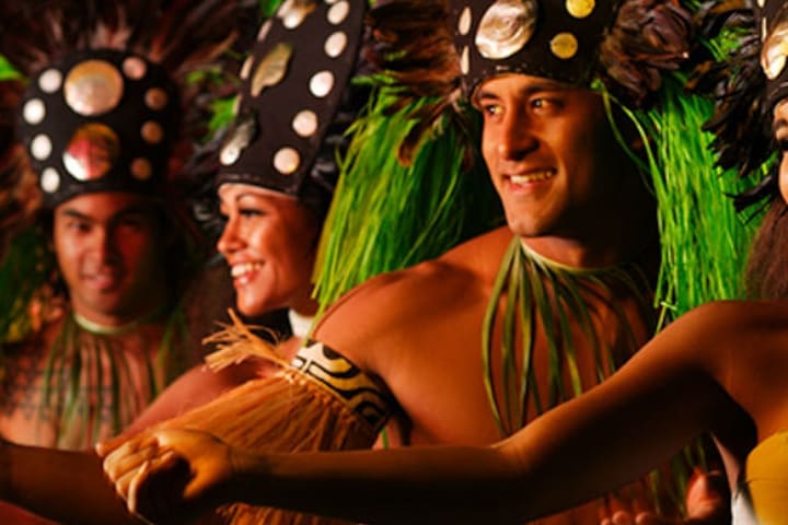 考艾岛Lu'au Kalamaku表演 & 晚餐体验