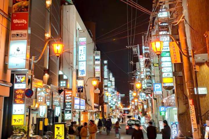 Tur Kuliner Malam Hiroshima dengan Makanan Lokal