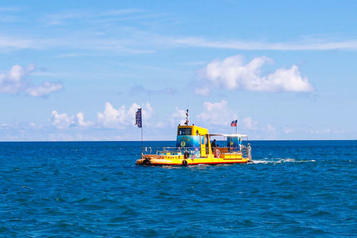 Pingtung｜Kenting Houbihu Semi-Submarine Experience