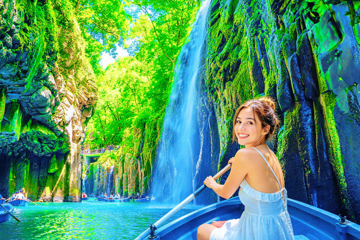Tur Sehari Miyazaki & Kumamoto: Ngarai Takachiho (opsional termasuk makan siang/pengalaman berperahu) & Gunung Aso & Kusasenri (berangkat dari Fukuoka)