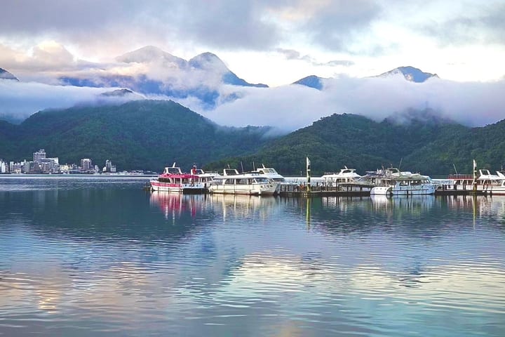 Tur Sehari Penuh ke Peternakan Cingjing & Danau Sun Moon dari Taichung (Termasuk Tiket Kapal Danau Sun Moon)