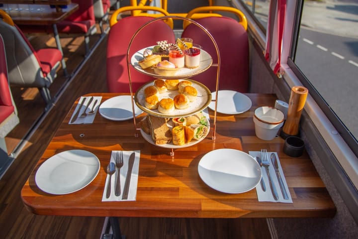 Afternoon Tea dengan Panoramic Bus Tour London