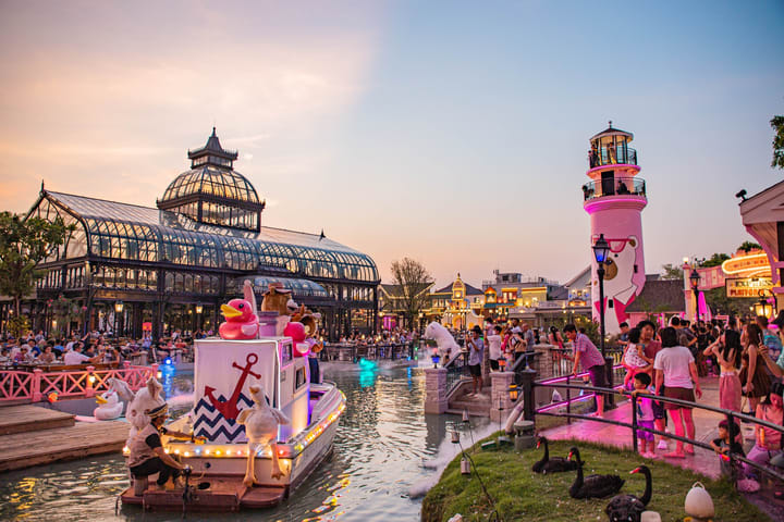 Private Bangkok Safari World and Chocolate Ville Full Day Tour