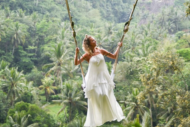 Tour Bali Swing, Rafting Sungai Ayung, dan Ubud dengan Massage dan Driver Berbahasa Korea