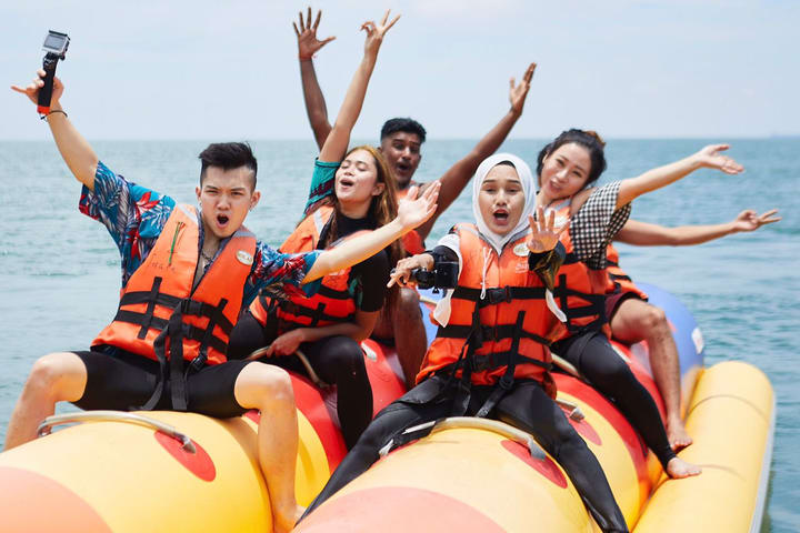 Boat Tour dengan Aktivitas Air dan Makan Siang Seafood di Port Dickson