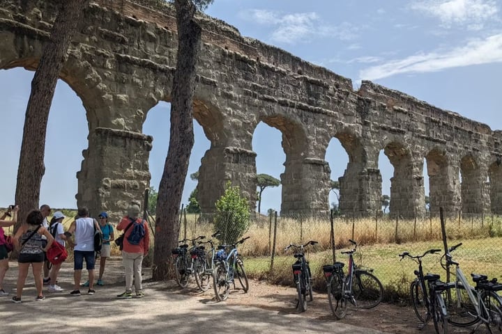 Bike Rental Experience at Appia Antica in Rome