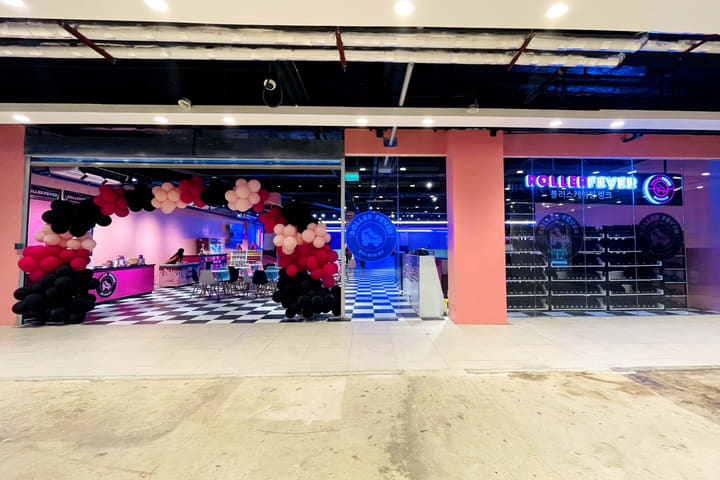 阿亚拉Fairview Terraces购物中心Roller Fever溜冰体验