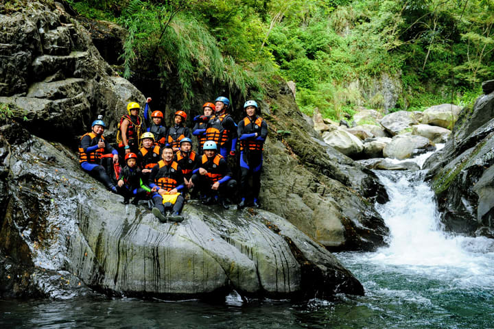 New Taipei Wulai | Jiajiuliao River Natural Waterslide Canyoning Experience