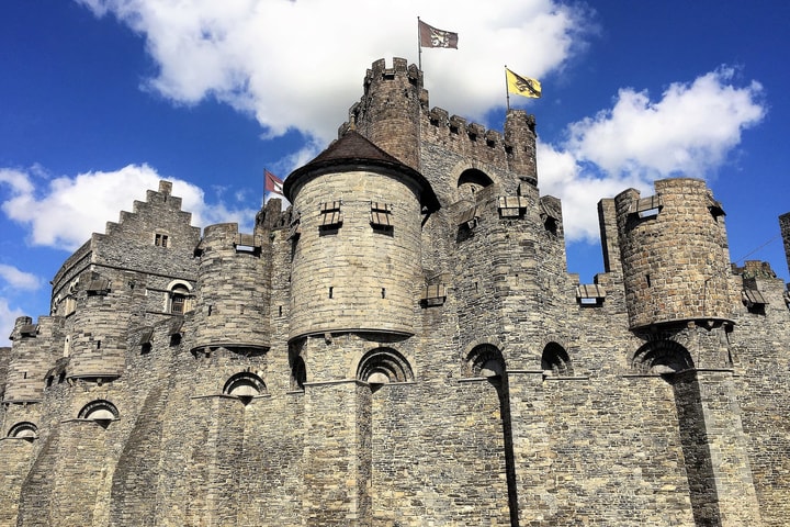 Ghent Walking Tour dengan Mencicipi Cokelat dan Beer Lokal