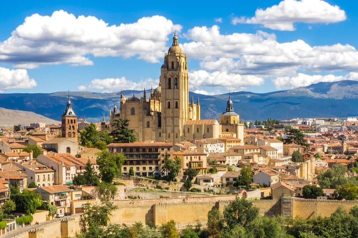Tur Terpandu Tembok Avila dan Segovia