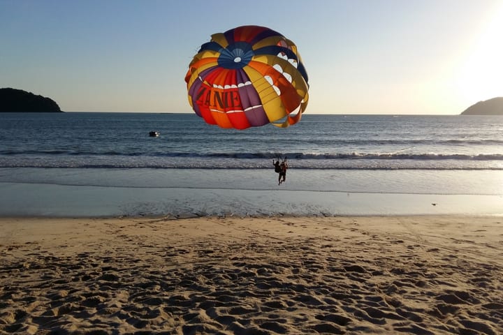 Aktivitas Air di Cenang Beach di Langkawi