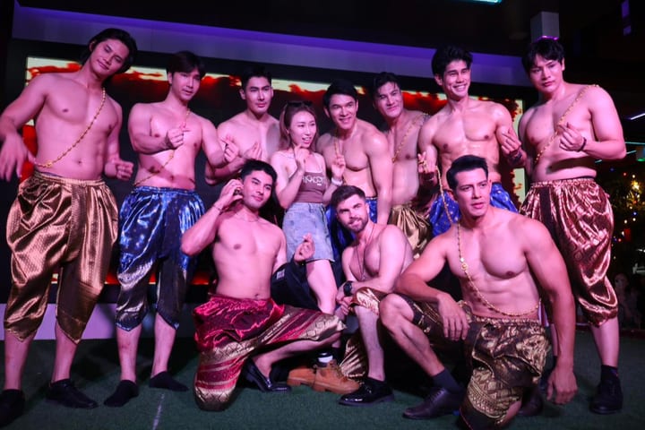 Female Friendly tour - Bubble in the Forest & Handsome boy show