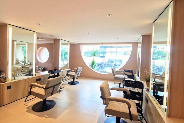 Yumoto Hair & Nail Spa di BTS Phrom Phong Bangkok