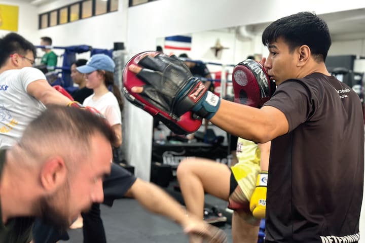 Kelas Muay Thai di Watchara Muay Thai Gym