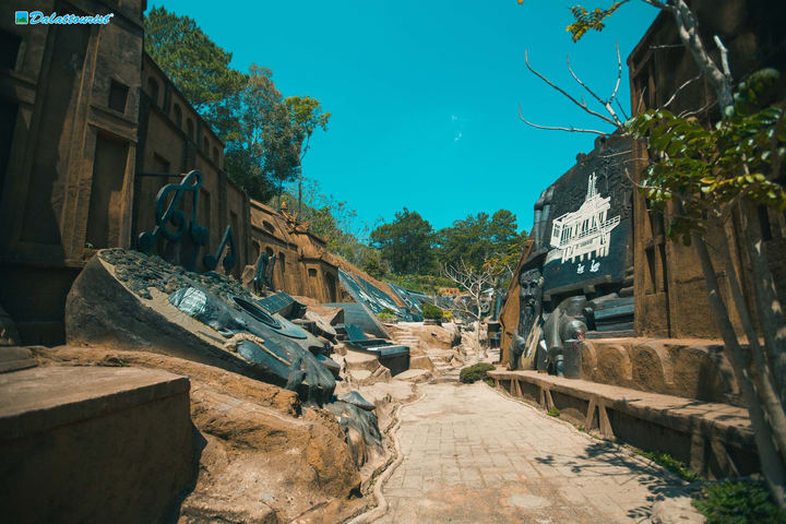 Clay Sculpture Tunnel Admission Ticket in Da Lat