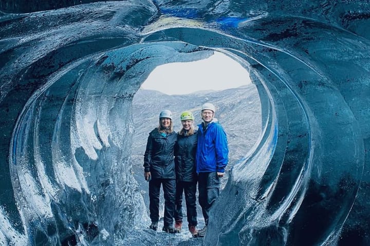 Tur gua es Katla dan super jeep dari Vik