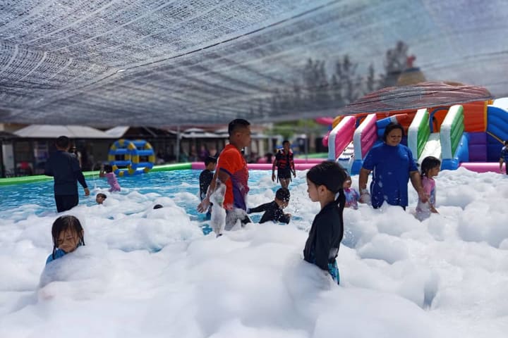 Fun Splash Water Theme Park Ticket in Tuaran