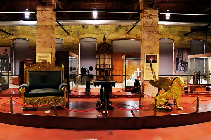 The Palace Collections Museum Skip-the-Ticket-Line Entry with Audio Guide