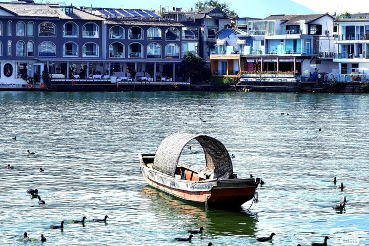 Yunnan Kunming Dali Lijiang Six-Day Group Tour (High-end Accommodation + Round Trip from Kunming)