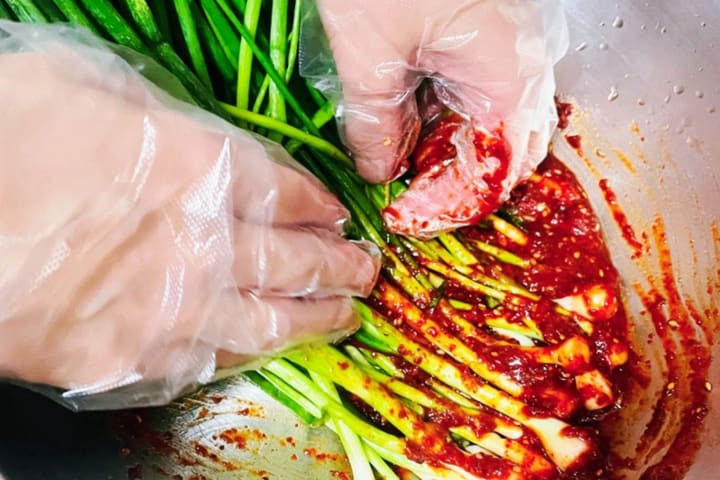 韩式料理课程：韭菜鱿鱼丝泡菜DIY