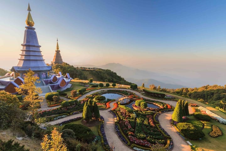 Doi Inthanon National Park and Pha Dok Siew Day Tour dari Chiang Mai