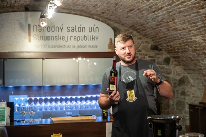 Wine Tasting dengan Sommelier di Bratislava