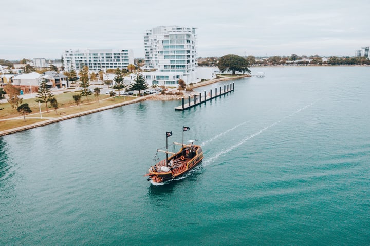 Tur Kapal Bajak Laut Mandurah