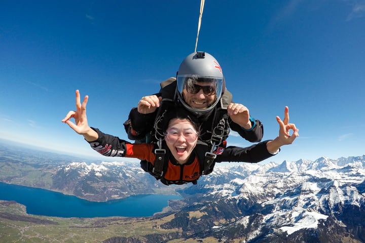 Interlaken: Skydiving Pesawat di atas Pegunungan Alpen Swiss