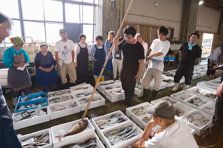 Yamagata Fish Market tour and Sushi Workshop