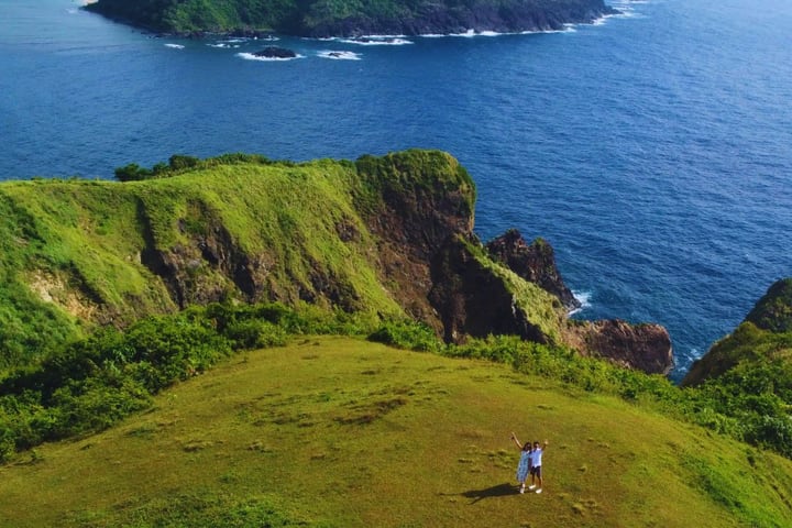 Catanduanes Binurong Point and Puraran Surf Beach Day Tour