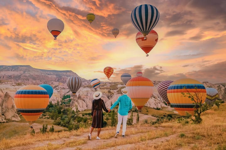 Balloon Watching Tour saat Matahari Terbit di Cappadocia dengan Panduan Audio