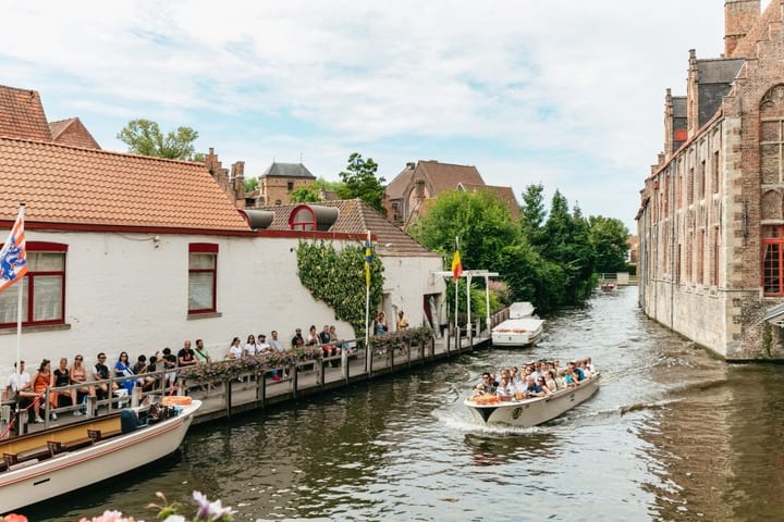 Bruges Old Town, Market Square & Basilica Day Tour