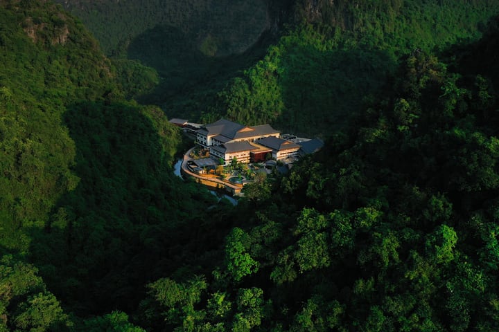 Yoko Onsen Quang Hanh