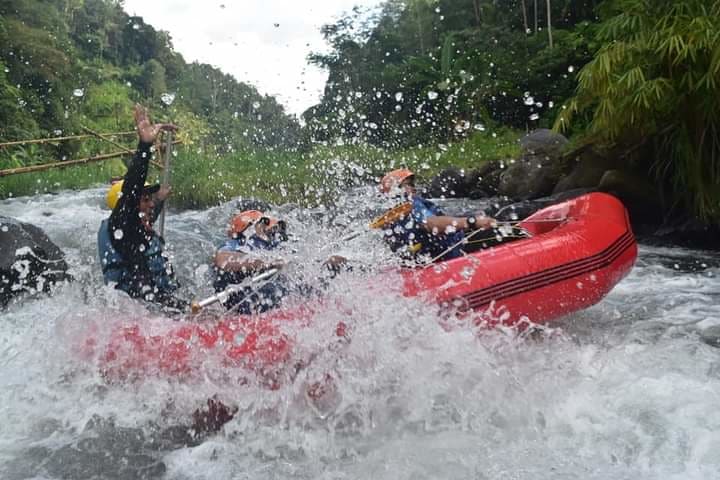Ayung atau Telaga Waja Rafting di Bali
