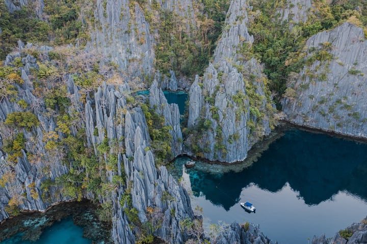 Coron Island Hopping Speedboat Tour