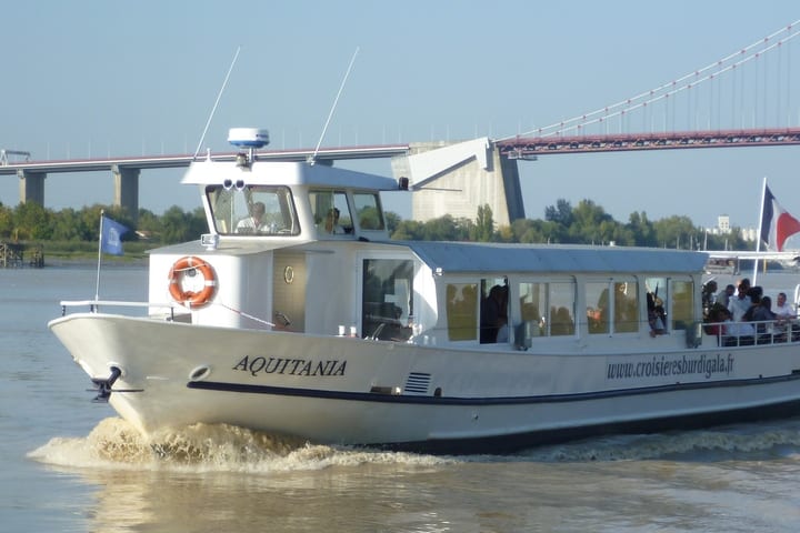 Garonne River Sightseeing Cruise di Bordeaux