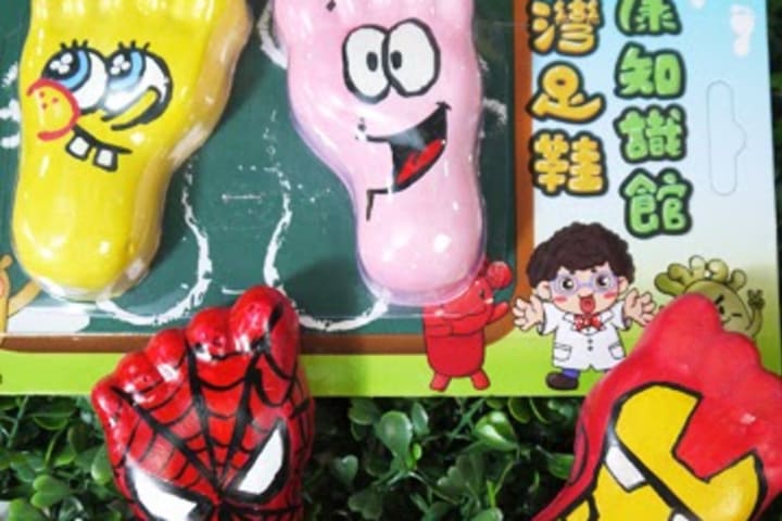 Insole DIY and Foot Cast Coloring Experience at Dr. Foot Tourism Factory