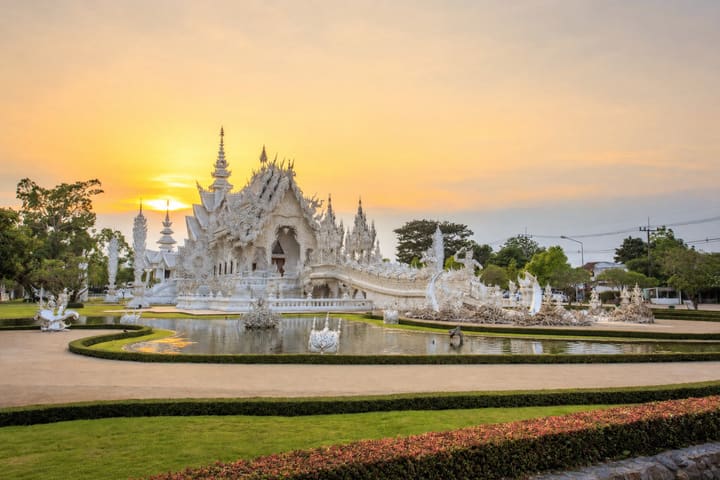 Chiang Rai Temples Tour: White Temple, Blue Temple & Red Temple