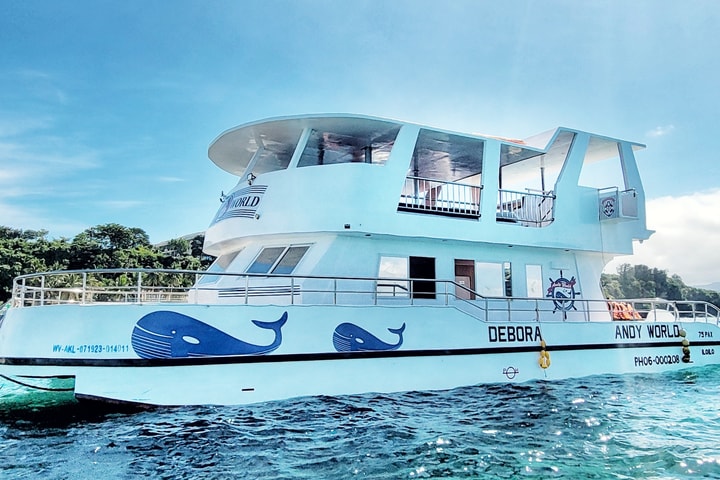 Ultimate Party Cruise di Boracay oleh Andy World Yacht