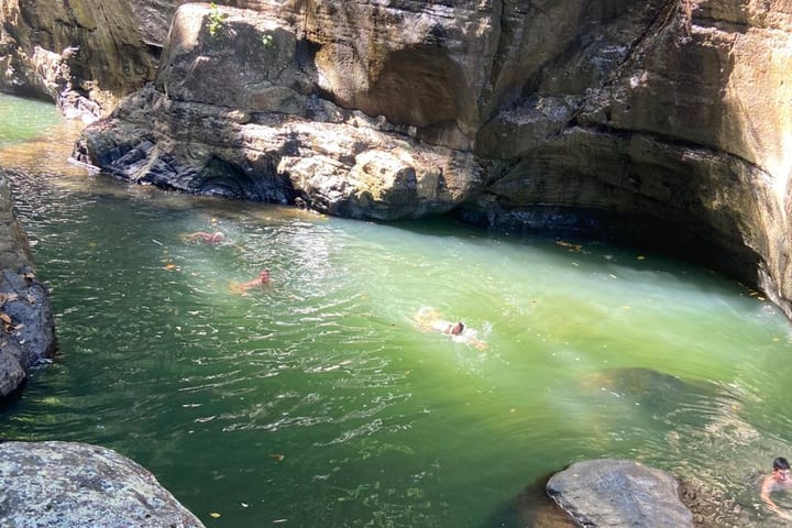 Tur Sehari Penuh Air Terjun Cunca Wulang Dan Goa Rangko di Labuan Bajo